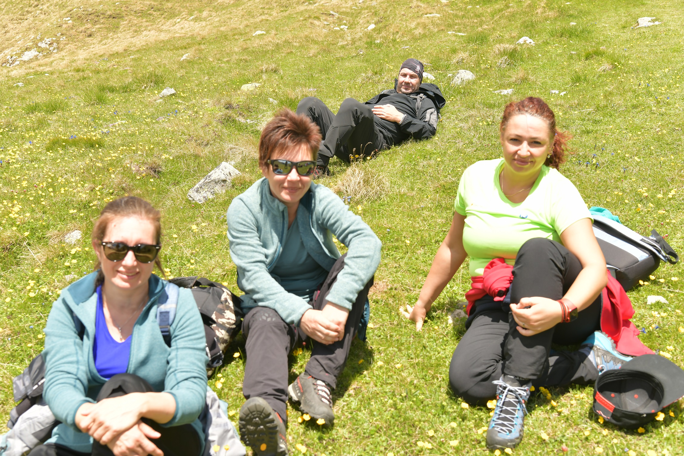 scurta pauza pe traseul spre Omu