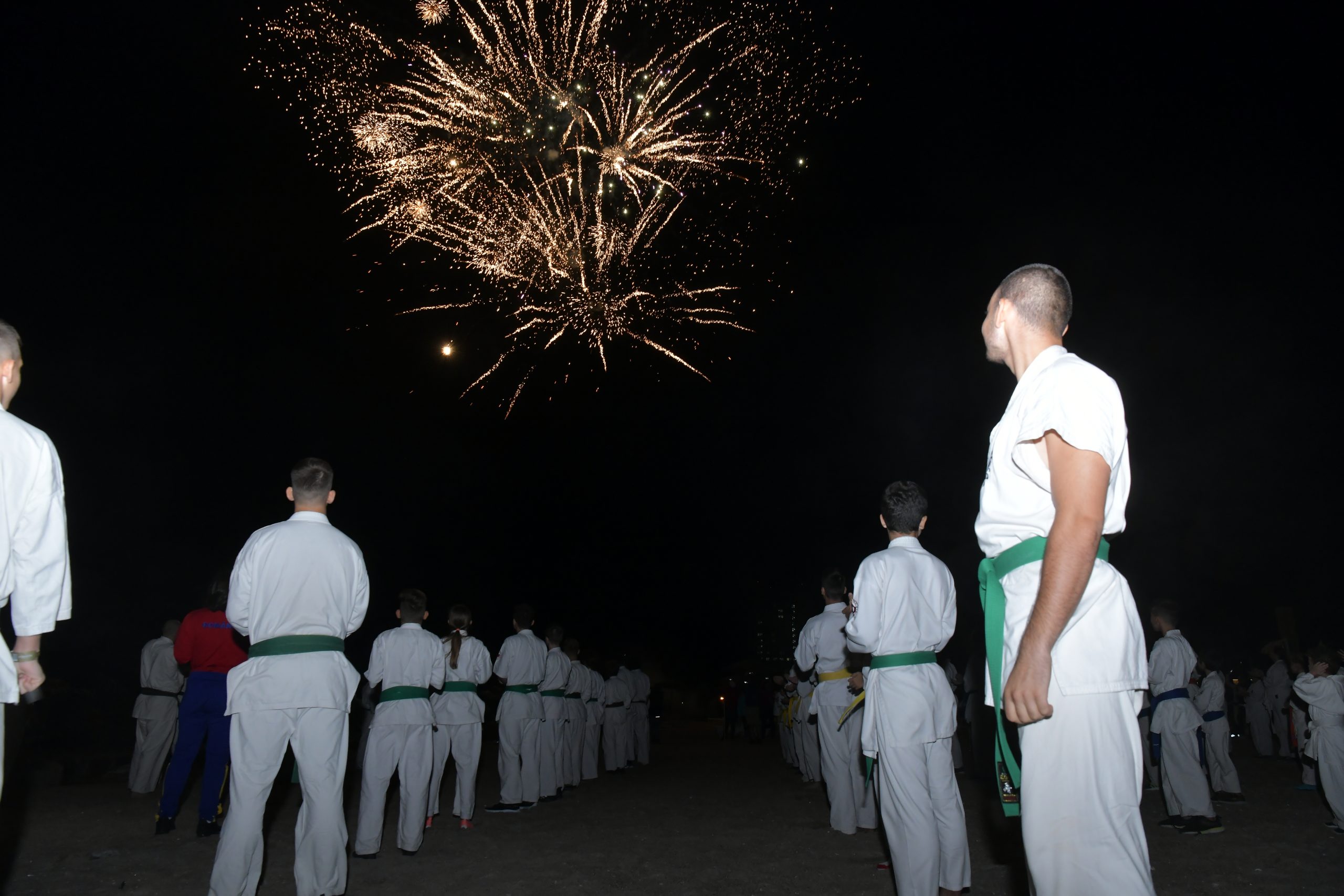 final de stagiu, focuri de artificii pe plaja