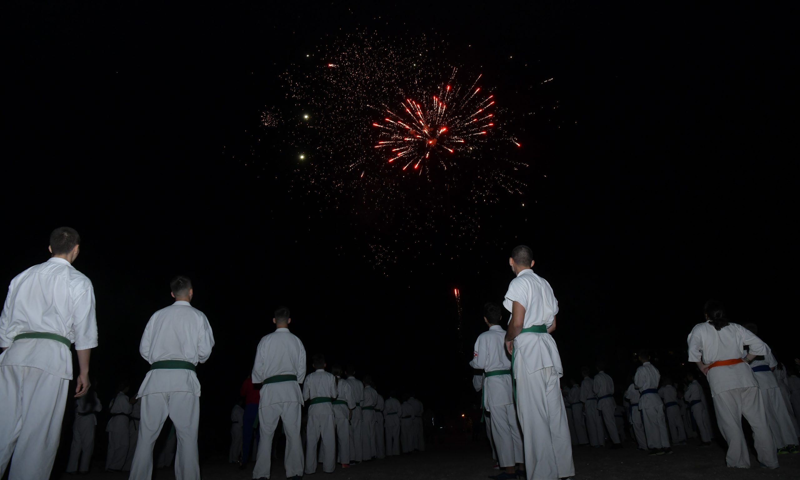 focuri de artificii pe plaja